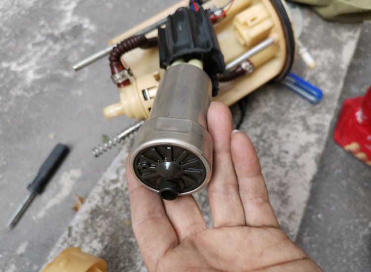 O que há de errado com a bomba de gasolina quebrada?