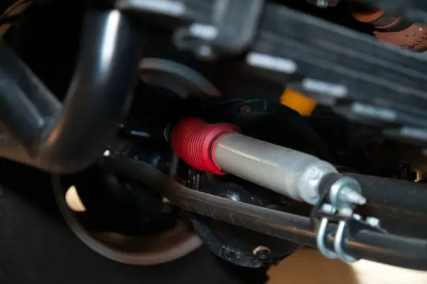 Você mudou as buchas... Então, por que o barulho? Quase 5 erros de instalação