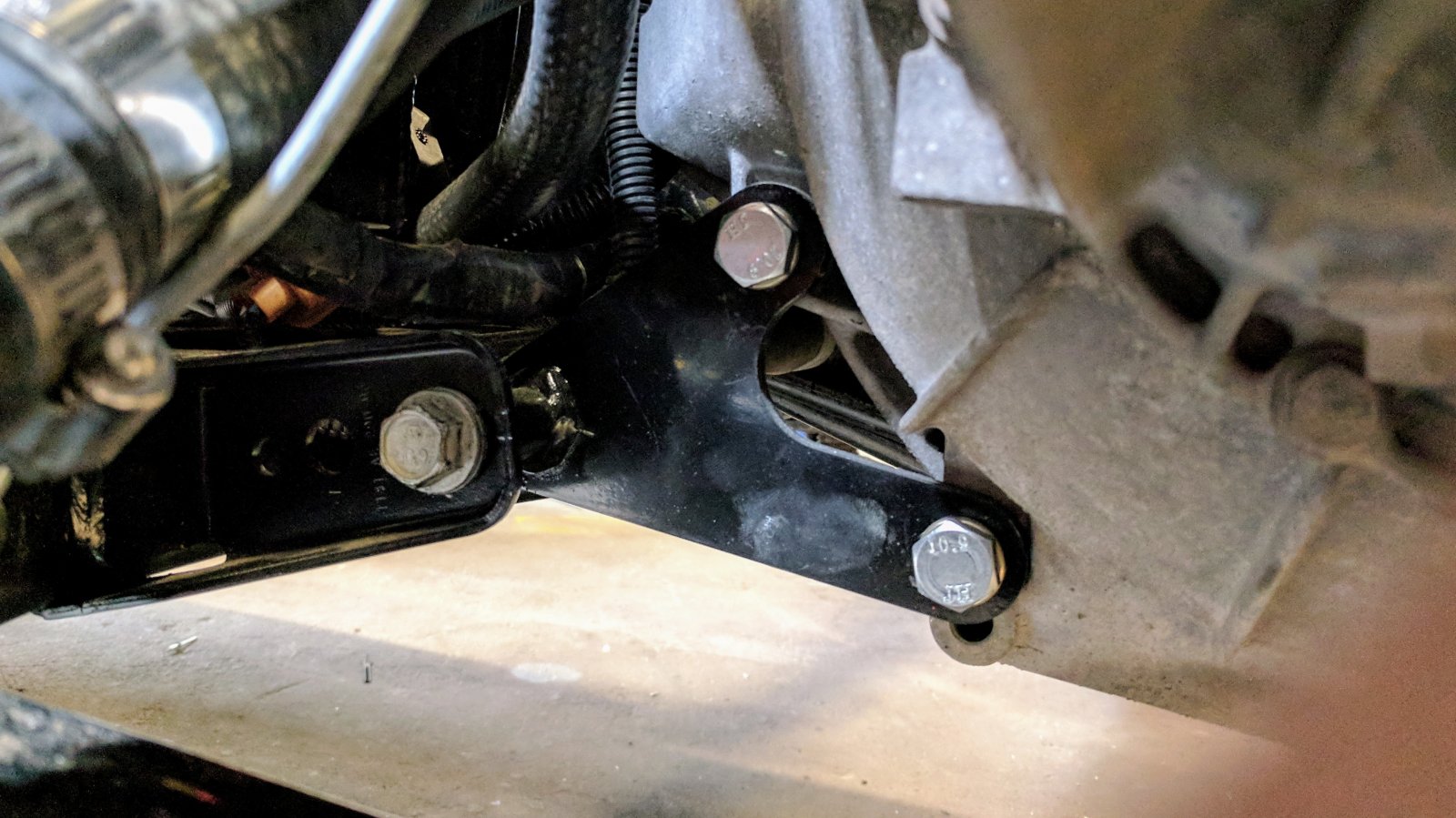 Quanto tempo leva para substituir uma montagem de transmissão com falha?